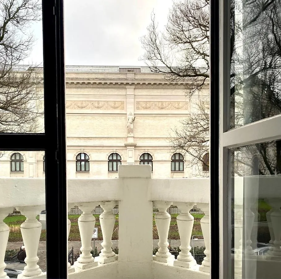בית הארחה Antwerp Museum Suites